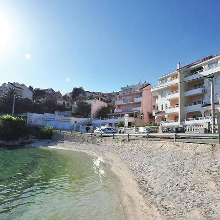 Lovely In Okrug Gornji *