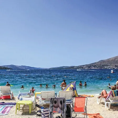 1 Bedroom In Okrug Gornji Lägenhet Trogir
