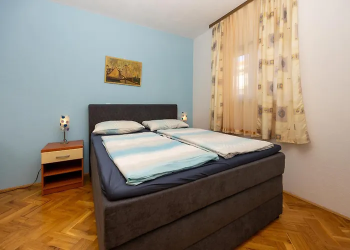 Lovely In Okrug Gornji Apartment *